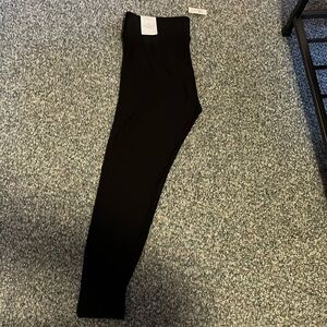 NWT Lou & Grey the signature soft legging